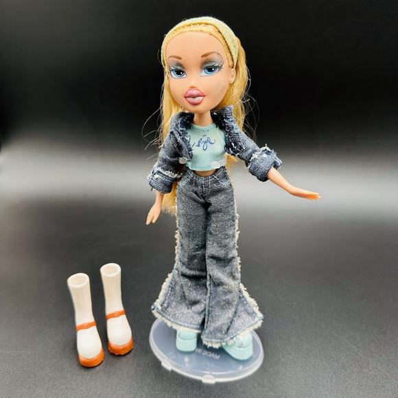 MGA Other - Bratz First Edition Cloe Doll ‘Altered’ 10" Blonde Hair W Outfit & Shoes 2001